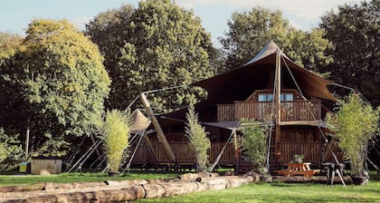 Glamping With hot tub in the Forest