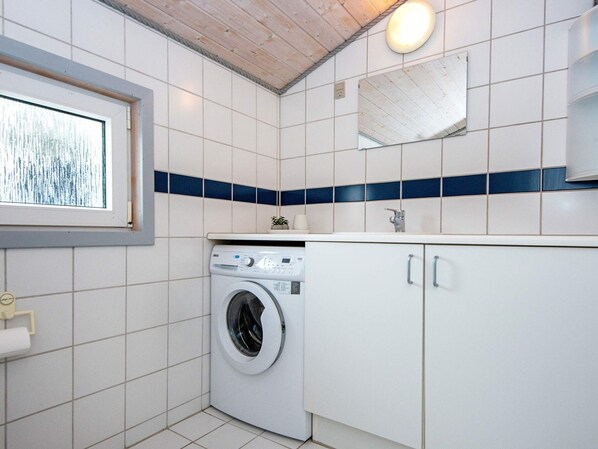House | Property amenity - 6 Person Holiday Home in Hemmet (Hemmet)