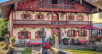 Hans in the Schusterhausl Apartment