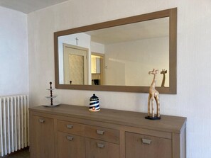 Apartment | Dining