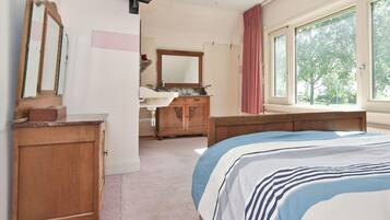 Rumah | 5 kamar tidur dan dilengkapi dengan perabotan berbeda-beda