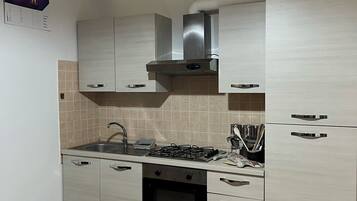 Frigorifero, pentole/stoviglie/utensili