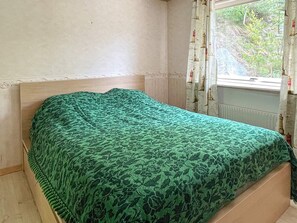 3 bedrooms, individually furnished - 6 Person Holiday Home in Varekil (Varekil)
