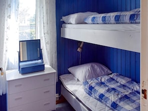 House | 4 bedrooms, individually furnished - 8 Person Holiday Home in Gressvik (Fredrikstad)