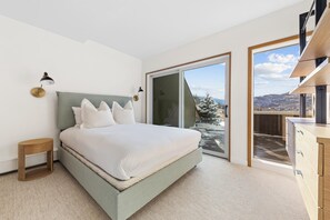 5 bedrooms, bed sheets