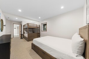 5 bedrooms, bed sheets