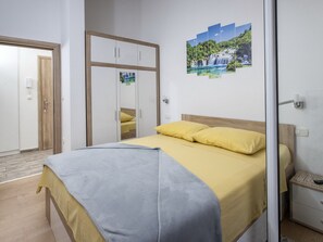 Apartment | 2 bedrooms, iron/ironing board - Apartment Mia - Two Bedroom Apartment With Balcony (Split)
