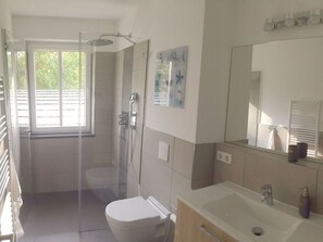 Bathroom - Schatje in het Huis Pamir (Nienhagen)