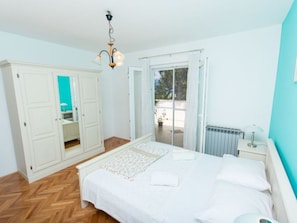 Apartment | 4 bedrooms, individually furnished, iron/ironing board - Apartment Villa Rosea (Split)