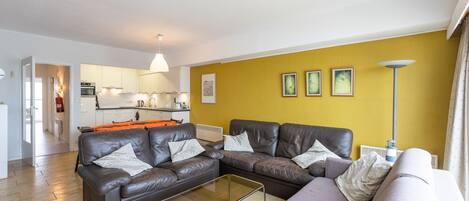 Apartment | Living area