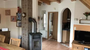 Apartment | Private kitchen | Oven, electric kettle, toaster