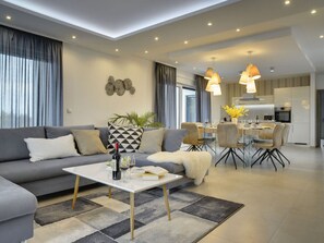 Living area - Villa Una Comfortable Holiday Residence (Pula)