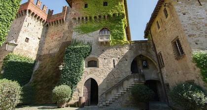 Guest House in Monferrato With Castle Views