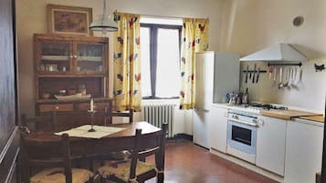 3 bedrooms, individually furnished, bed sheets
