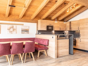 Dining - Luxurious Chalet With Sauna Near the Bathing Lake (Uttendorf)