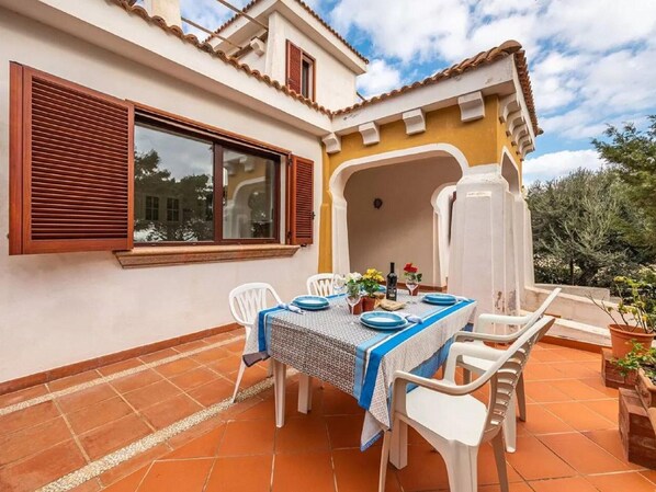 Villa | Dining