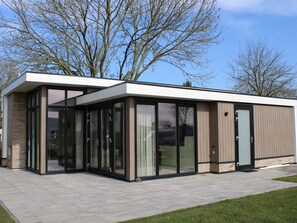 Chalet | Exterior - Apartment With Sauna and Terrace in Gelderland (Lathum)