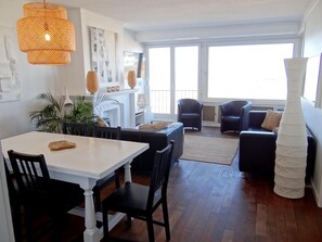 Apartment | Dining