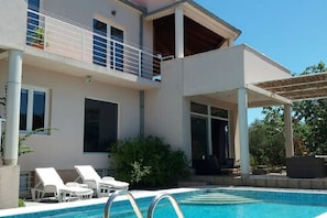 Pool - Apartments Villa Dona -two Bedroom Apartment With Shared Swimming Pool (Vela Luka)