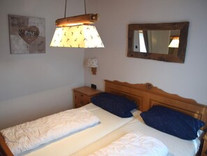 House | 2 bedrooms, individually furnished, bed sheets - Ferienhaus im Malerischen Allgau (Fuessen)
