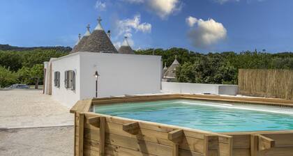 Villa 'I Trulli Di Ninì' mit privatem Pool, WLAN und Klimaanlage