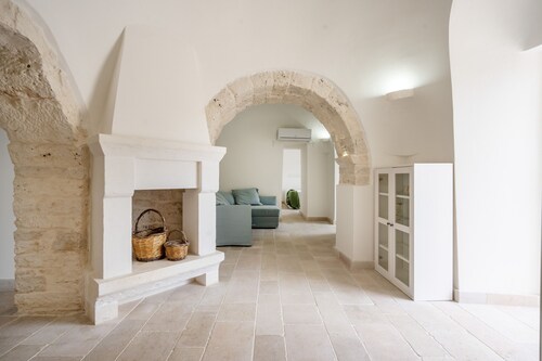Villa 'I Trulli Di Ninì' with Private Pool, Wi-Fi and Air Conditioning