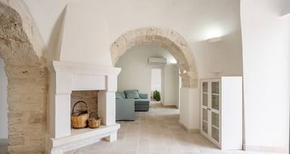 Villa 'I Trulli Di Ninì' with Private Pool, Wi-Fi and Air Conditioning