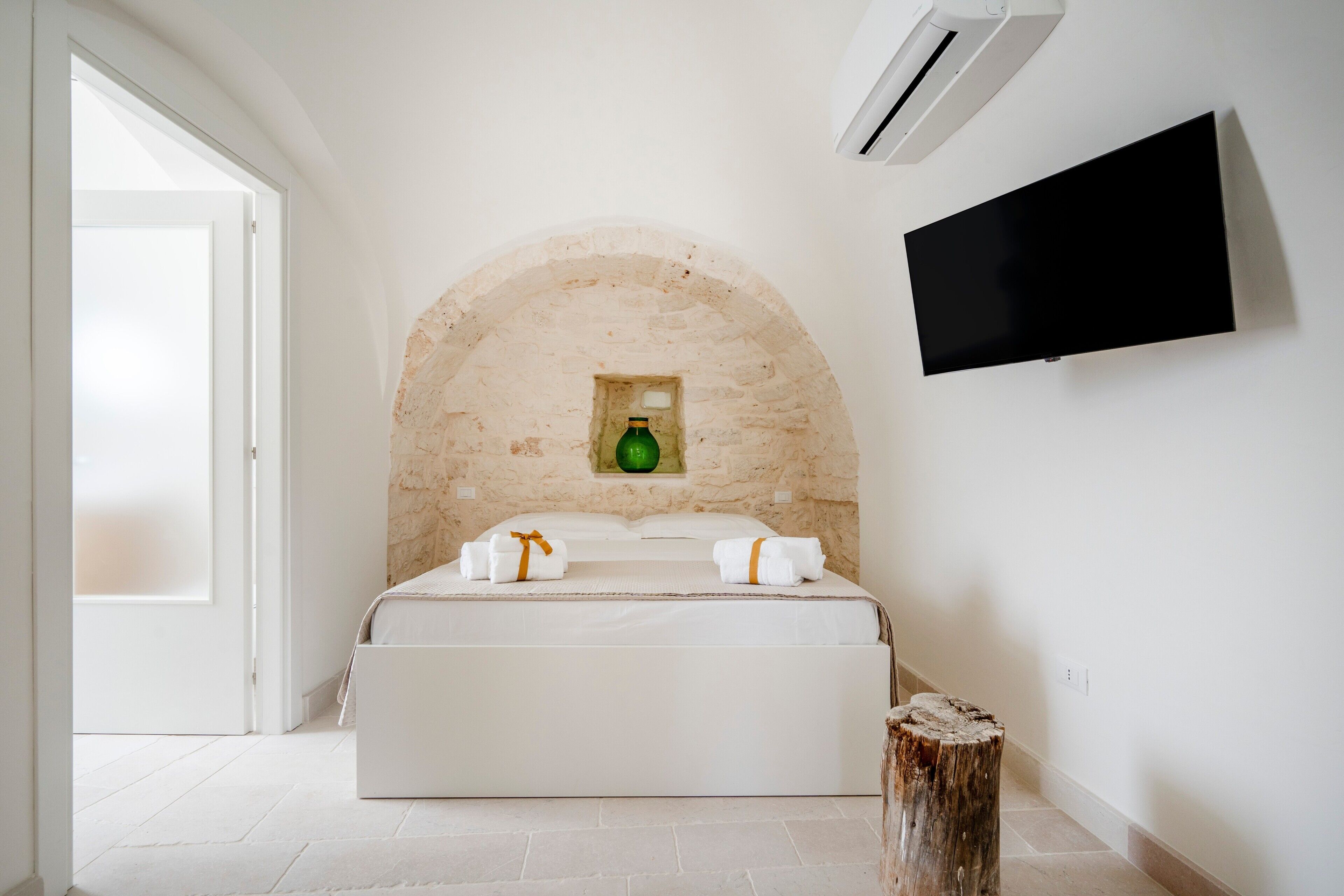 4 makuuhuonetta, ilmainen Wi-Fi, vuodevaatteet