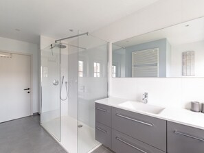 Apartment | Bathroom