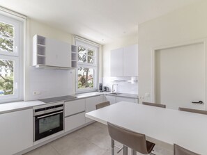 Apartment | Private kitchen - Cosy Nook Apartment in a Historical Villa (De Haan)
