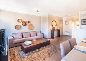 Apartment | Living area - Apartment Near Sandy Beach in Coastal Area (Koksijde)