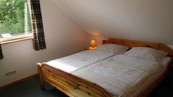 Apartemen | 2 kamar tidur dan dilengkapi dengan perabotan berbeda-beda