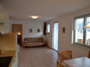 Apartment | Dining
