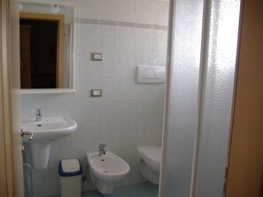 Apartment | Bathroom