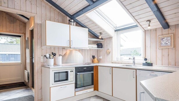 House | Private kitchen - 8 Person Holiday Home in Blavand (Blavand)