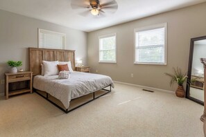 3 chambres, bureau, Wi-Fi, draps fournis
