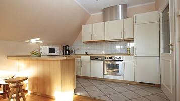 Ferienhaus | Eigene Küche | Ofen, Wasserkocher, Toaster