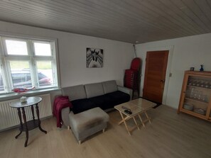 House | Dining - 8 Person Holiday Home in Roslev (Roslev)