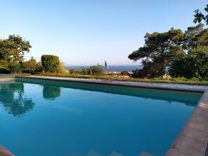 Piscina externa sazonal