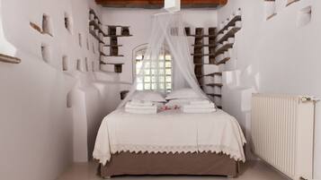 2 bedrooms, Egyptian cotton sheets, premium bedding, in-room safe