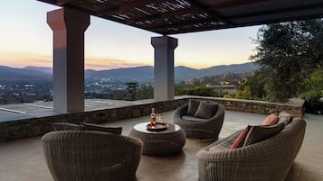 Panoramic Villa, 2 Bedrooms, Private Pool, Sea View | 2 bedrooms, Egyptian cotton sheets, premium bedding, in-room safe