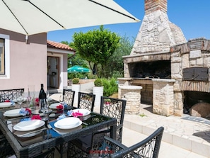 Dining - Sunshine Comfortable Holiday Residence (Pula)
