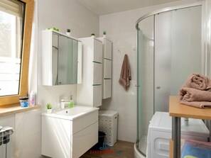 Villa | Bathroom