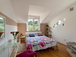 Villa | 4 bedrooms, individually furnished, iron/ironing board - Sunshine Comfortable Holiday Residence (Pula)