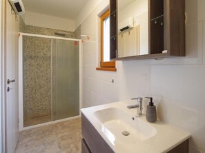 Villa | Bathroom