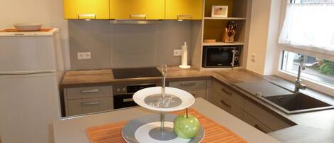 Huis | Privékeuken | Een oven, een waterkoker, een broodrooster