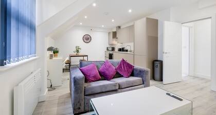 Modern 1 Bedroom Apartment - Camberley