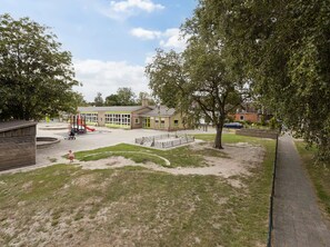 Exterior - Holiday Home With a Garden and Parking (Drachten)