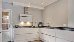 House | Private kitchen - Holiday Home With a Garden and Parking (Drachten)