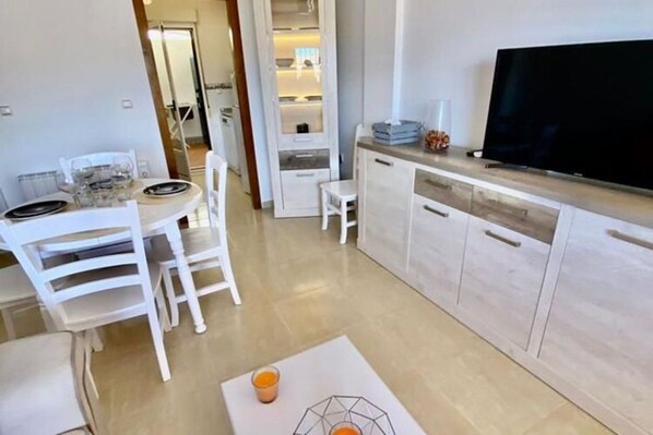 House | Dining - Belvilla by OYO Bungalow (Torrevieja)